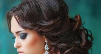 Fashionable wedding hairstyles in Greek style