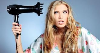 Πώς να αποκτήσετε όμορφα σπαστά μαλλιά στο σπίτι