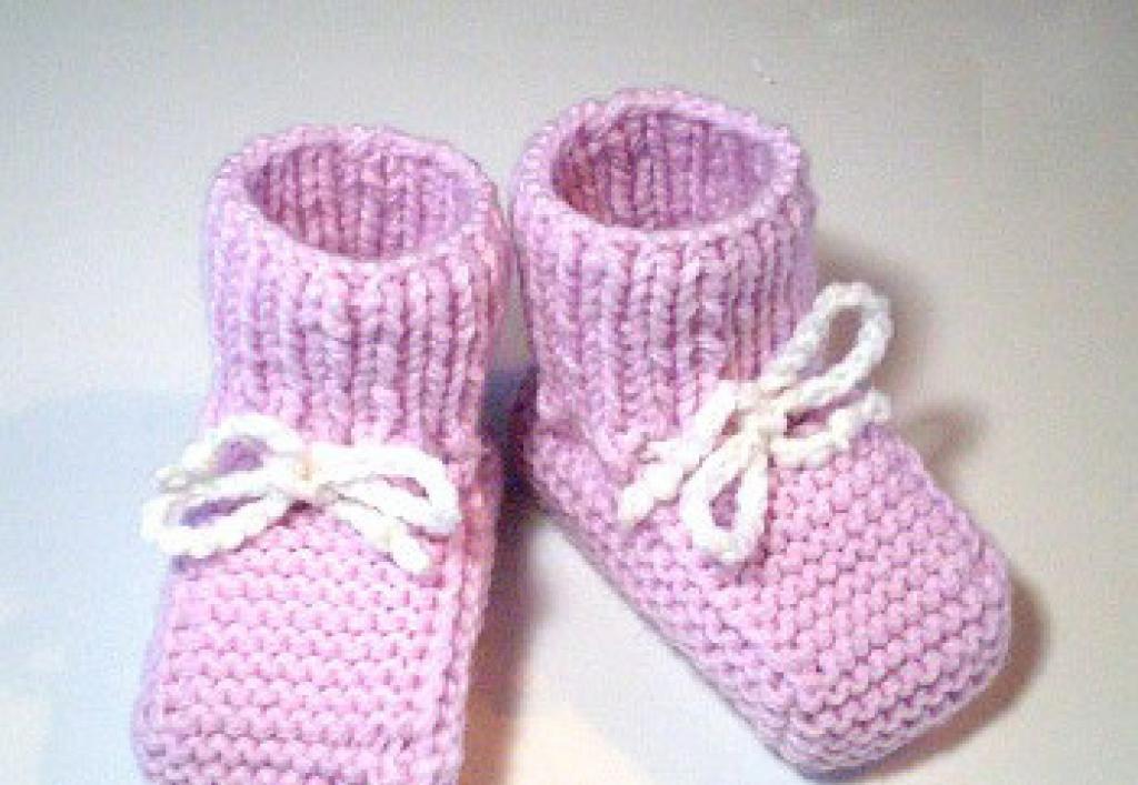 신생아를 위한 아름다운 크로셰 뜨개질 부츠: 다이어그램 및 설명