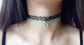 DIY neck choker: made of velvet, satin ribbon, lace, beads, fabric and leather